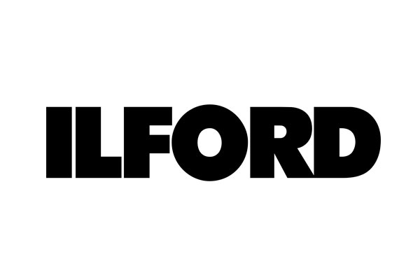 Revelar-logotipo-de-ilford-fabricante-ingles-de-peliculas-en-blanco-y-negro-en-todos-los-formatos-gran-calidad-en-sus-carretes-en-stock